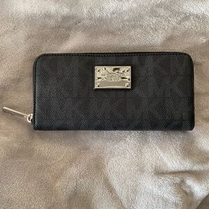 Black Michael Kors wallet